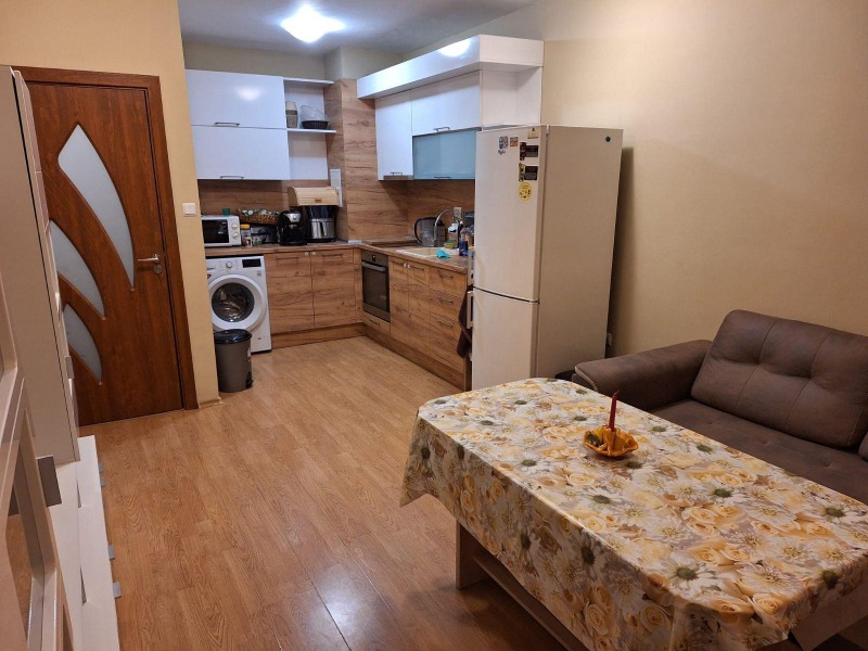 Издаје се  1 спаваћа соба Бургас , Славејков , 60 м2 | 60554862