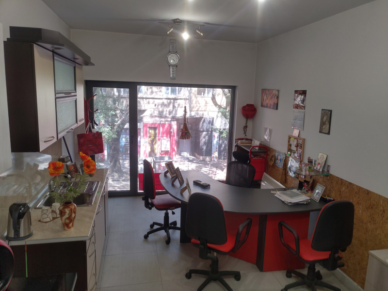 Издаје се  Канцеларија Софија , Центар , 27 м2 | 47979509 - слика [4]