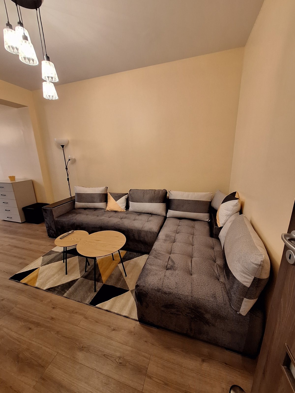 Дава под наем 3-СТАЕН, гр. София, Център, снимка 3 - Апартаменти - 54203840