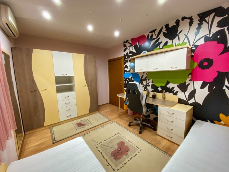 Дава под наем МНОГОСТАЕН, гр. Пловдив, Христо Смирненски