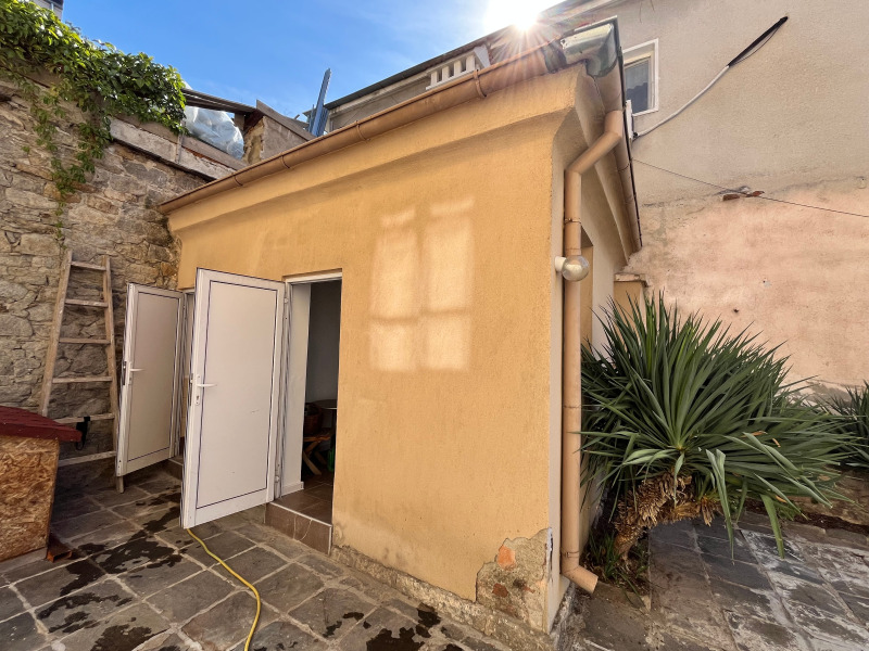 Дава под наем ЕТАЖ ОТ КЪЩА, гр. Пловдив, Център, снимка 7 - Етаж от къща - 52519873