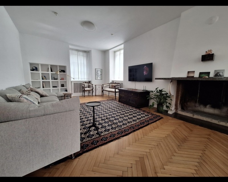 Zu vermieten  3+ Schlafzimmer Sofia , Zentar , 210 qm | 47223169