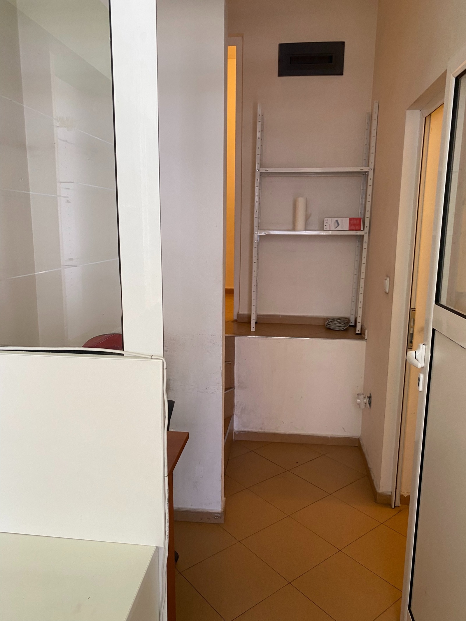 Дава под наем МАГАЗИН, гр. София, Дианабад, снимка 6 - Магазини - 53783429