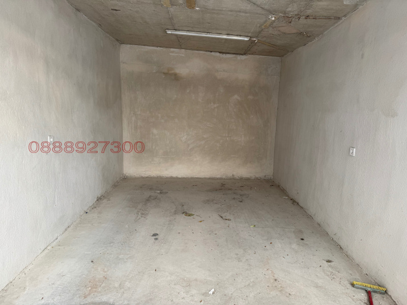 Дава под наем ГАРАЖ, ПАРКОМЯСТО, гр. Пловдив, Тракия, снимка 6 - Гаражи и паркоместа - 52784468