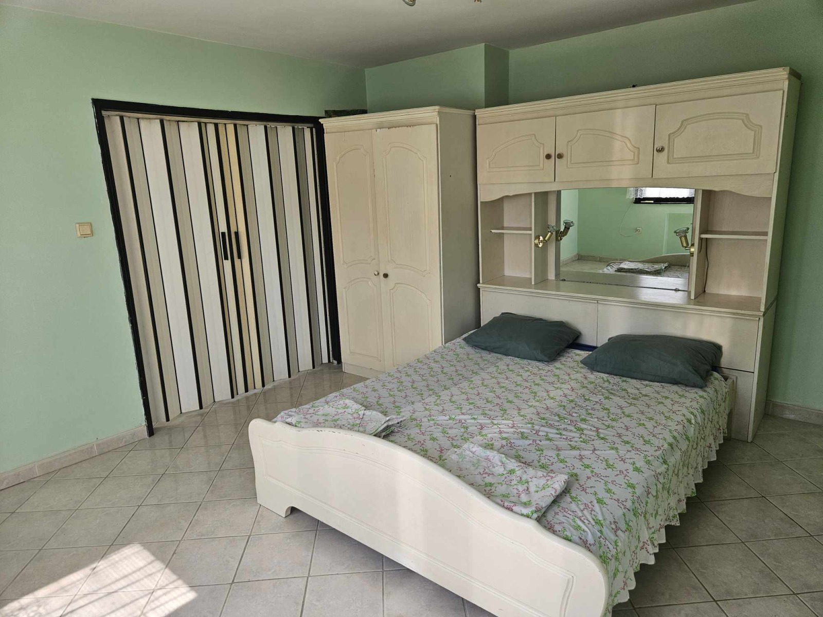 Дава под наем 2-СТАЕН, гр. Варна, м-т Евксиноград, снимка 5 - Апартаменти - 54117032