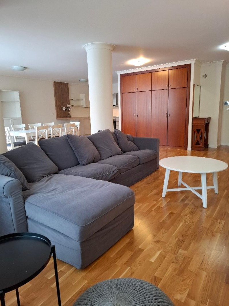 Дава под нем  4-стаен, град София, Център • 2 300 € • ID 28275845 — holmes.bg - [1] 