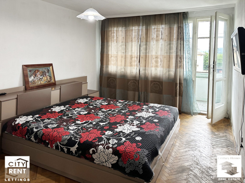 В оренду  3+ кімнати Велико Търново , Център , 120 кв.м | 76148208