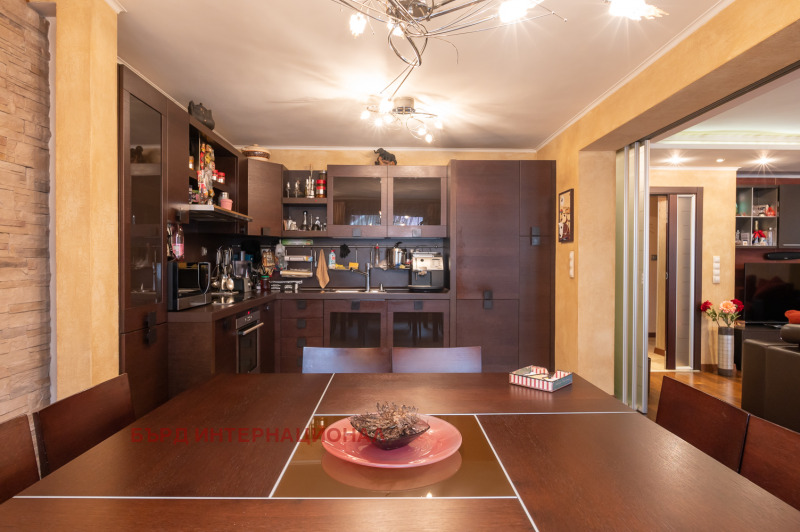 Zu vermieten  3+ Schlafzimmer Sofia , Iwan Wazow , 190 qm | 59023033 - Bild [4]