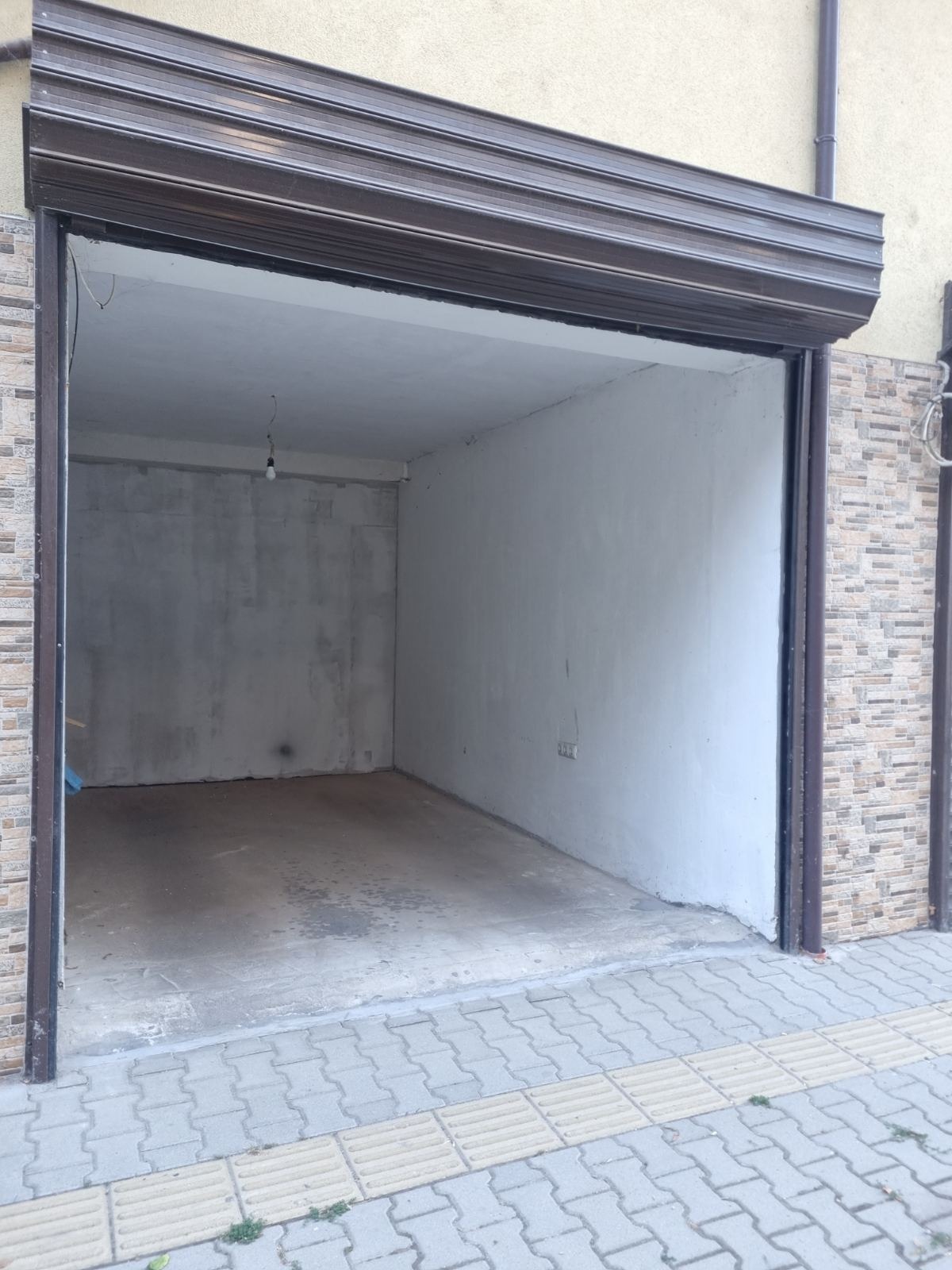 Дава под наем ГАРАЖ, ПАРКОМЯСТО, гр. София, Зона Б-19