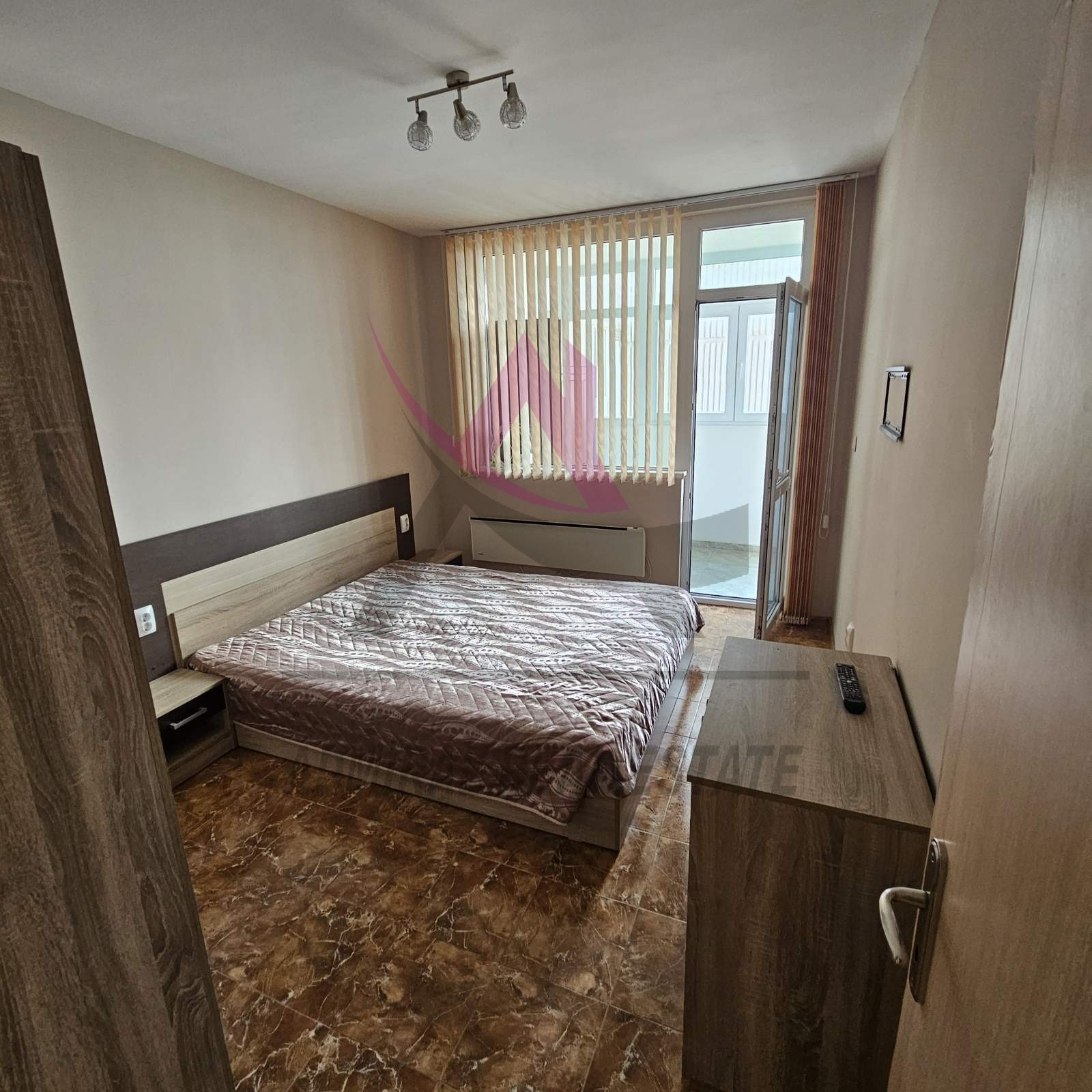 Дава под наем 2-СТАЕН, гр. Варна, Център, снимка 3 - Апартаменти - 53626058