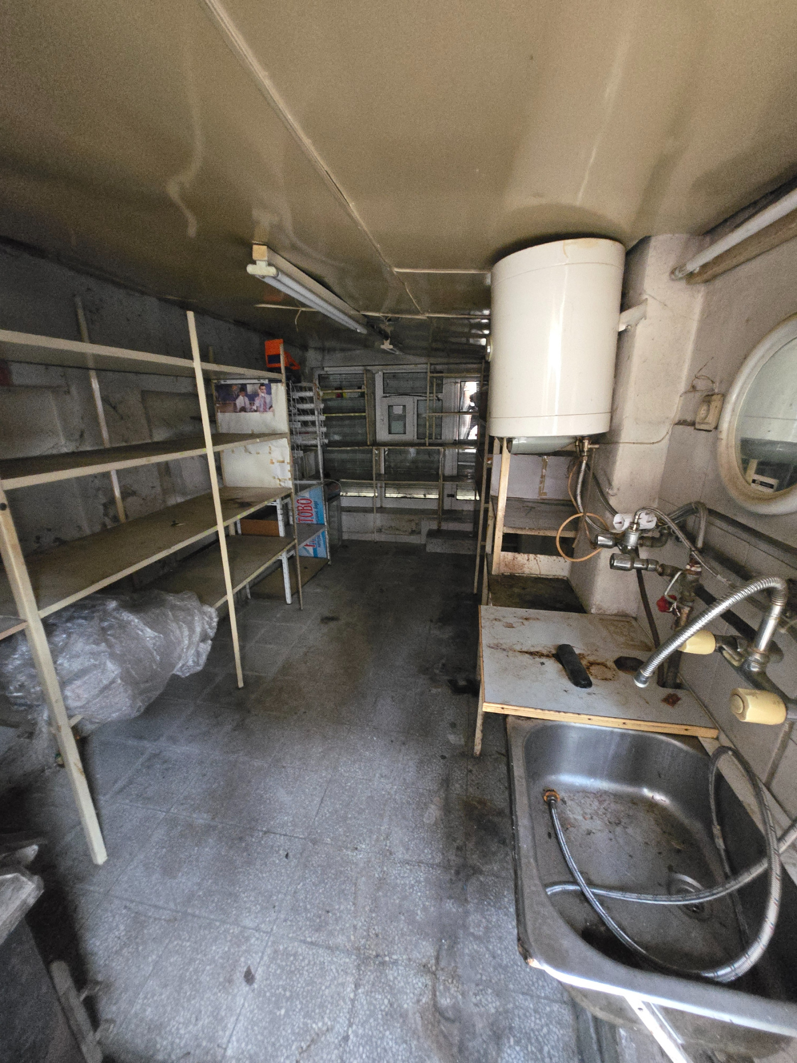 Дава под наем МАГАЗИН, гр. София, Белите брези