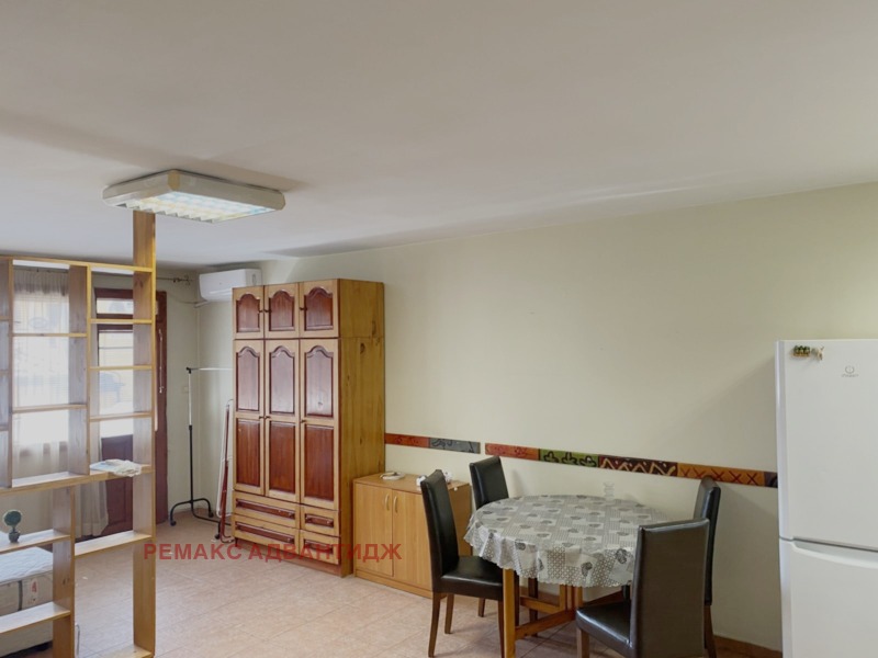 Дава под Наем 1-СТАЕН в град Пловдив, Център - 50 кв.м / 350 € » 684.54 лв., РЕМАКС АДВАНТИДЖ