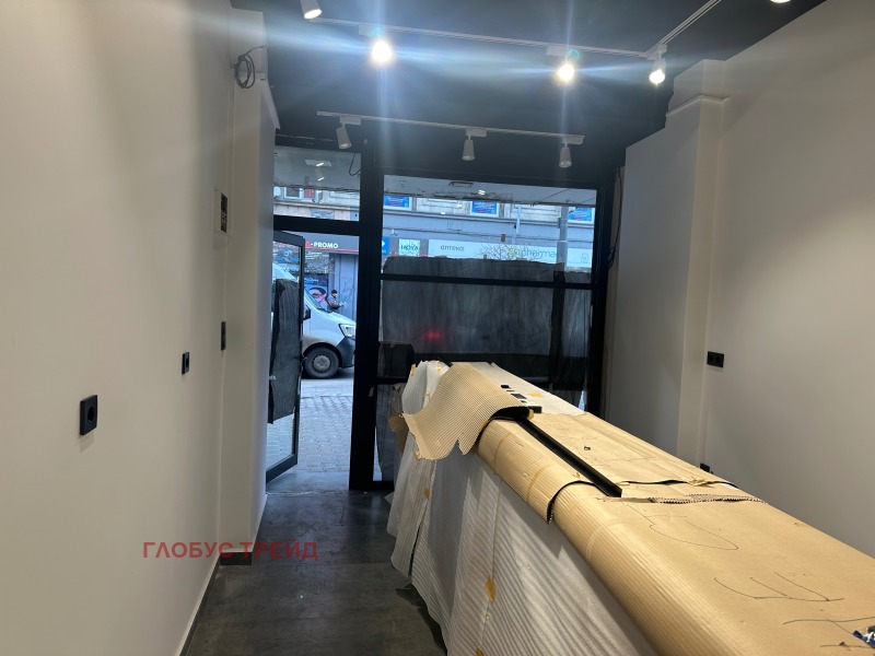Дава под Наем ЗАВЕДЕНИЕ в град София, Център - 28 кв.м / 2 200 € » 4 302.83 лв., ГЛОБУС ТРЕЙД