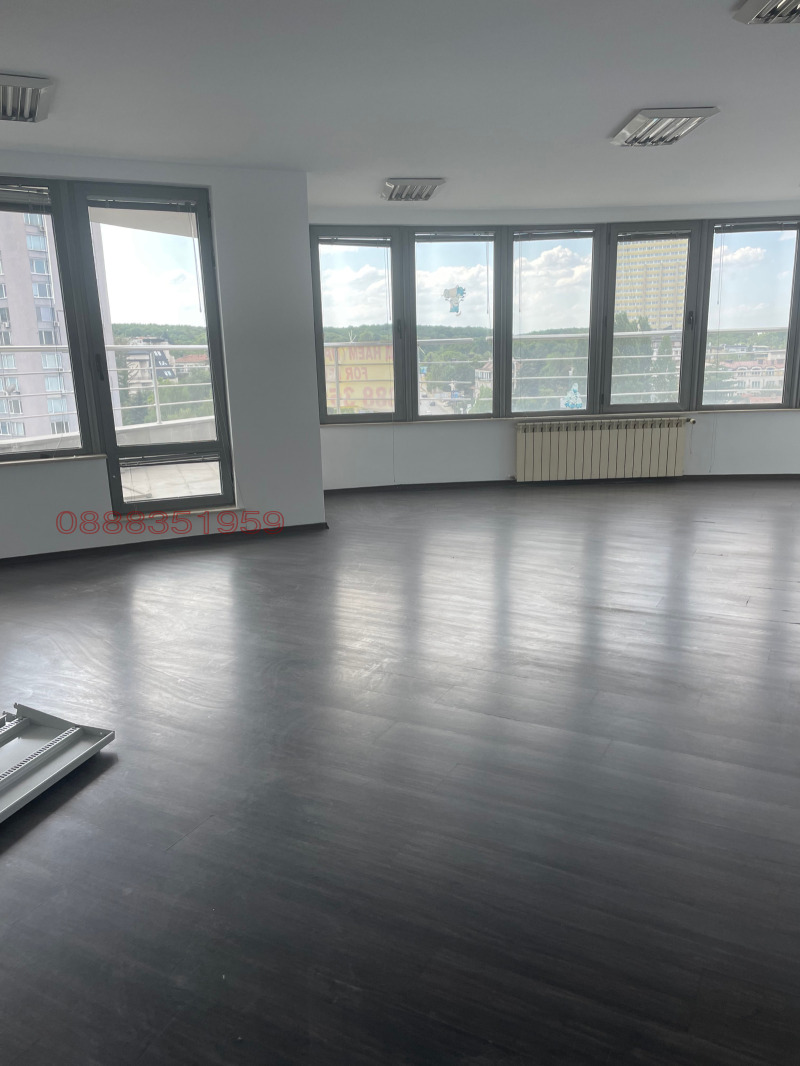 Издаје се  Канцеларија Софија , Изток , 260 м2 | 97357955