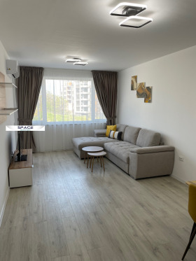1 quarto Hristo Smirnenski, Plovdiv