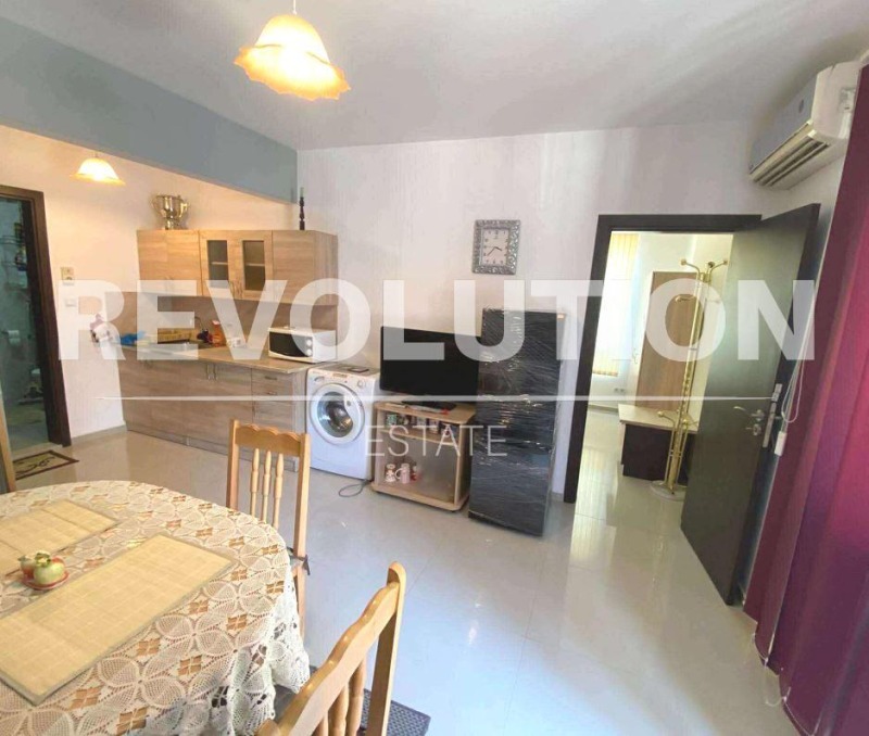 De inchiriat  1 dormitor Varna , Vâzrajdane 3 , 48 mp | 36218800 - imagine [5]