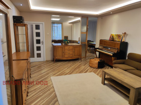 4-стаен град София, Младост 4