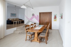 House m-t Alen mak, Varna 2