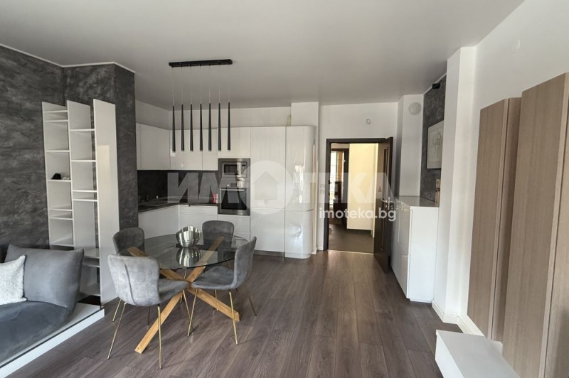 Zu vermieten  2 Schlafzimmer Plowdiw , Hristo Smirnenski , 97 qm | 98646343