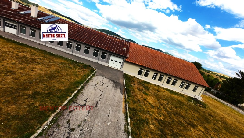 Zu vermieten  Industriegebäude region Pernik , Breznik , 500 qm | 97063011 - Bild [3]