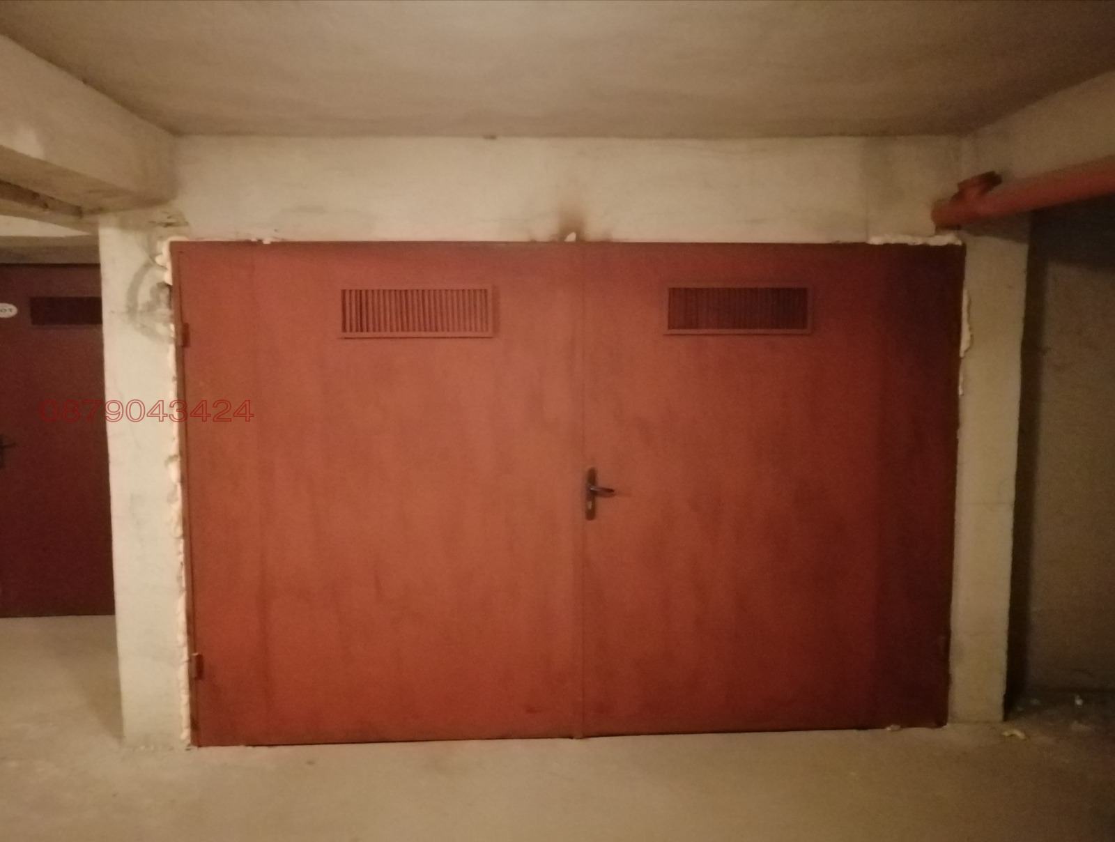 Дава под наем ГАРАЖ, ПАРКОМЯСТО, гр. Пазарджик, Руски