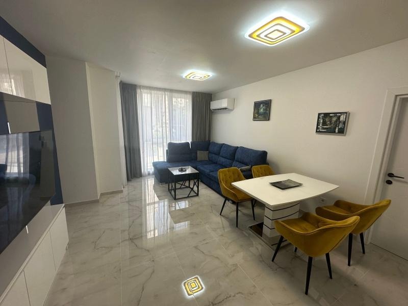 Издаје се  2 спаваће собе Софија , Крастова вада , 110 м2 | 67837839