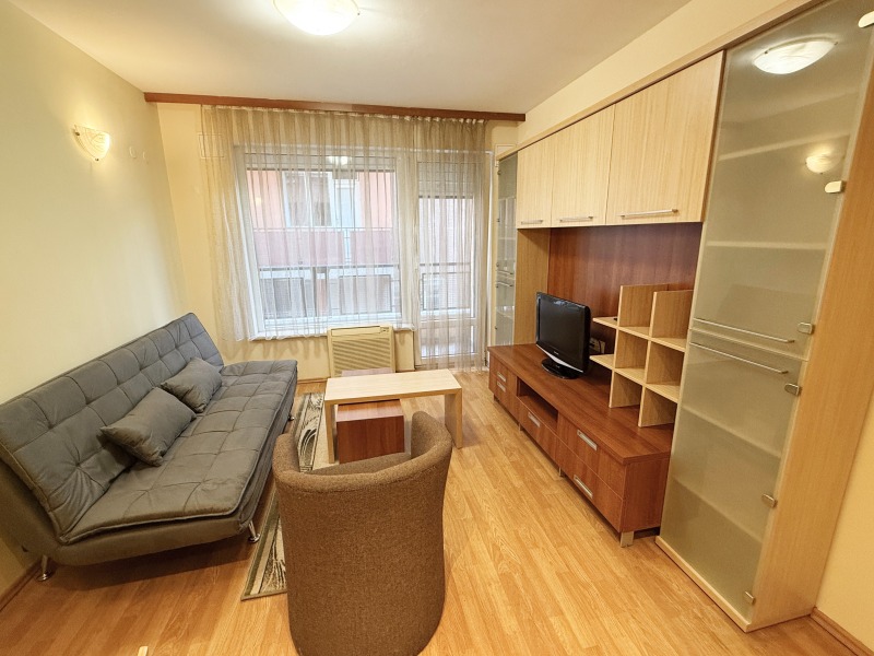 Para alugar  1 quarto Plovdiv , Mladejki Halm , 50 m² | 69587779 - imagem [2]