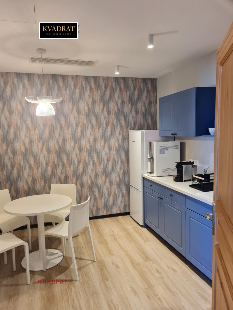 Издаје се  Канцеларија Софија , Полигона , 301 м2 | 61550822 - слика [12]