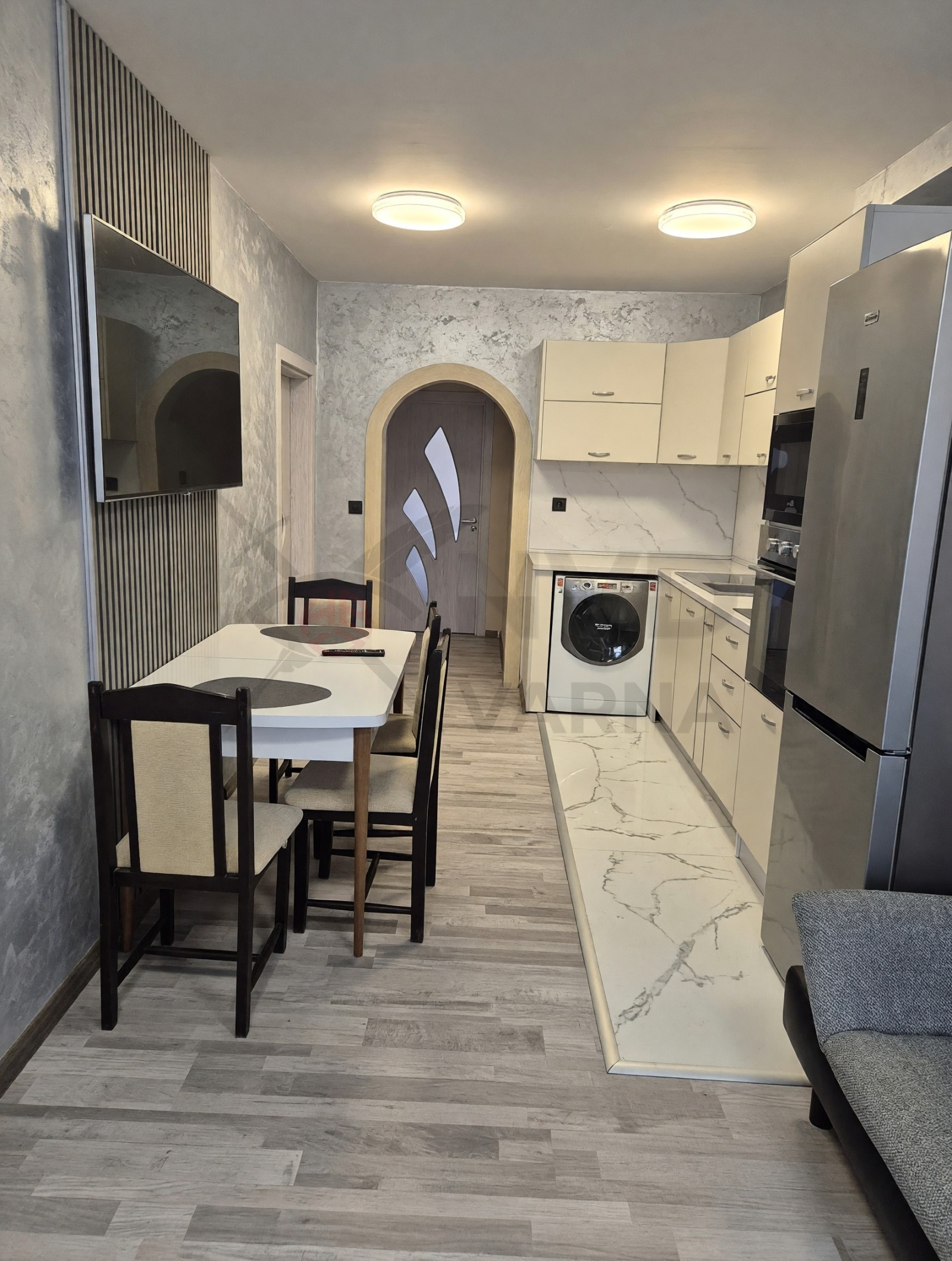 Дава под наем 3-СТАЕН, гр. Варна, ЖП Гара, снимка 2 - Апартаменти - 54760790