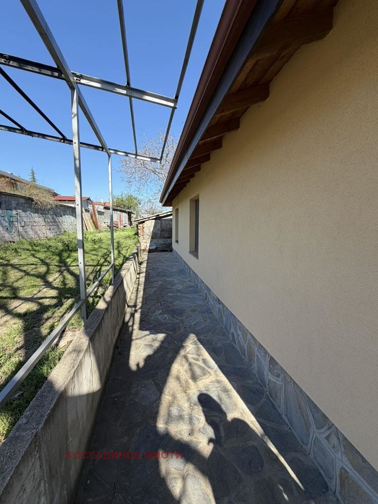 Дава под наем КЪЩА, с. Белащица, област Пловдив, снимка 3 - Къщи - 54197731