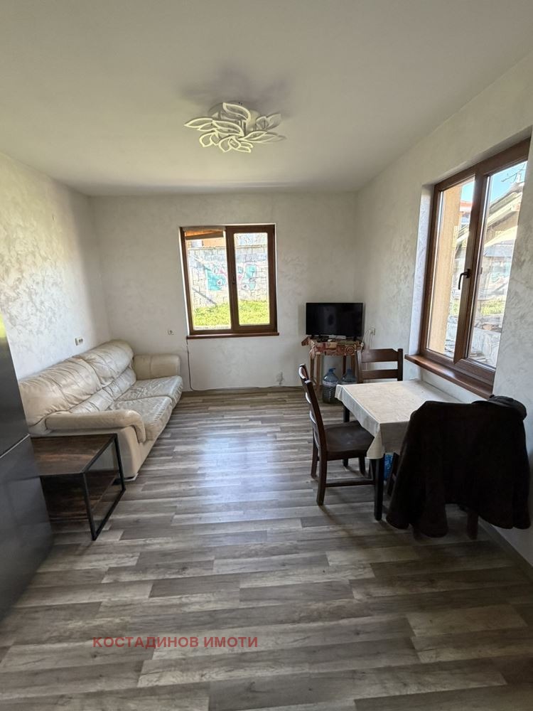 Дава под наем КЪЩА, с. Белащица, област Пловдив, снимка 12 - Къщи - 54197731