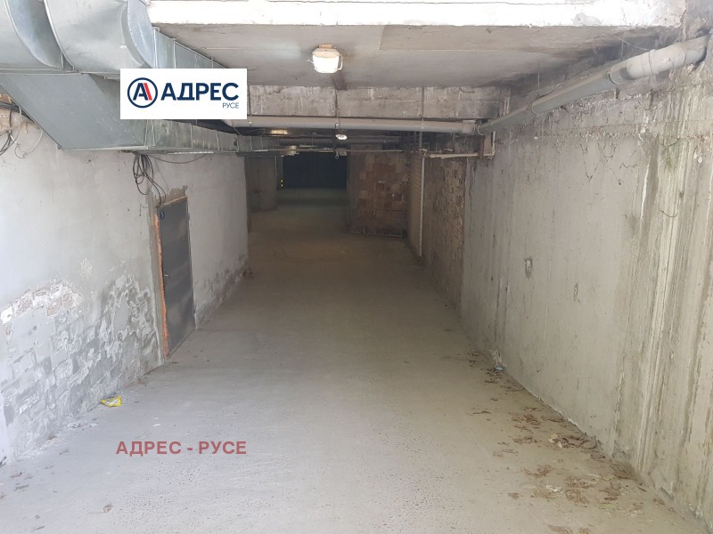 Дава под наем ГАРАЖ, ПАРКОМЯСТО, гр. Русе, Родина 1, снимка 3 - Гаражи и паркоместа - 52577011