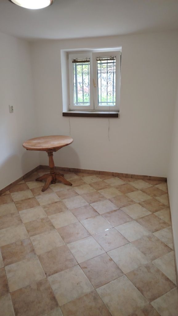 Дава под нем  Ателие, таван, град София, Център •  300 EUR • ID 99907173 — holmes.bg - [1] 