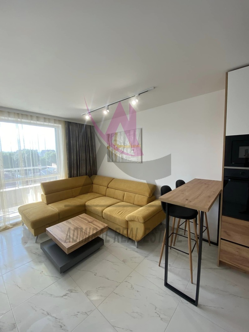 De inchiriat  1 dormitor Varna , Colhozen pazar , 60 mp | 28647595