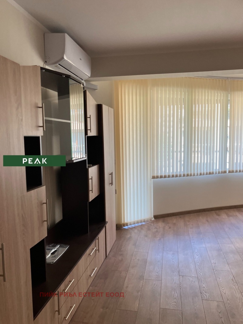 För uthyrning  1 sovrum Sofia , Centar , 70 kvm | 38308921 - bild [2]