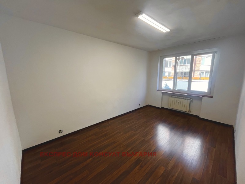 Te huur  Kantoor Sofia , Tsentar , 90 m² | 52235225 - afbeelding [2]