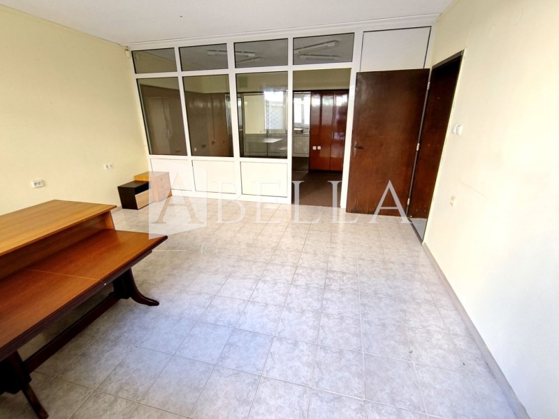 K pronájmu  Kancelář Sofia , Belite brezi , 90 m2 | 82615579