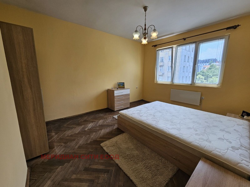 Zu vermieten  1 Schlafzimmer Sofia , Zentar , 70 qm | 27850755 - Bild [3]