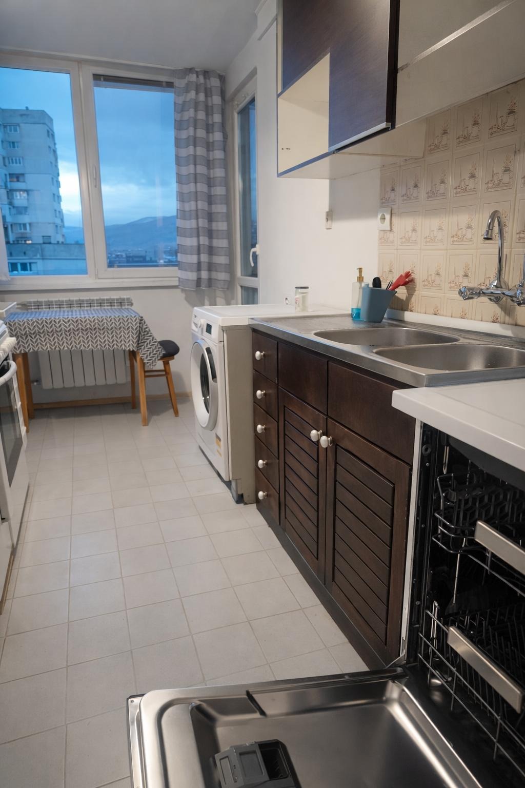 Дава под наем 2-СТАЕН, гр. София, Банишора, снимка 4 - Апартаменти - 54350421