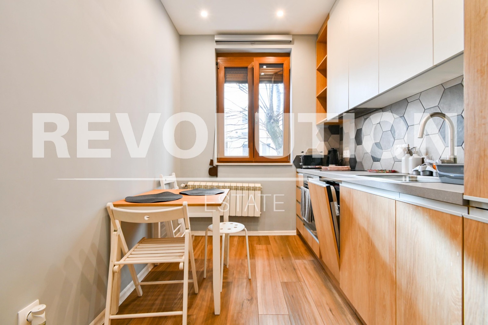 Дава под наем 1-СТАЕН, гр. София, Център, снимка 2 - Апартаменти - 54154762