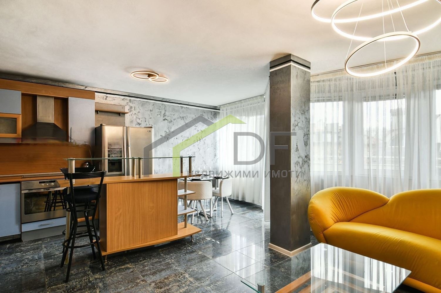 Дава под наем МНОГОСТАЕН, гр. Варна, ВИНС-Червен площад