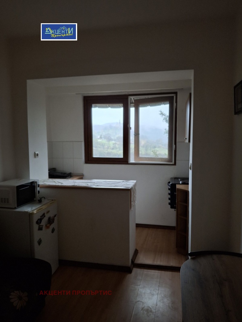 Дава под наем 2-СТАЕН, гр. Велико Търново, Център, снимка 2 - Апартаменти - 52718526