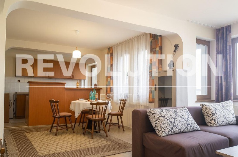 Дава под нем  3-стаен, град Варна, Колхозен пазар •  450 EUR • ID 96379756 — holmes.bg - [1] 