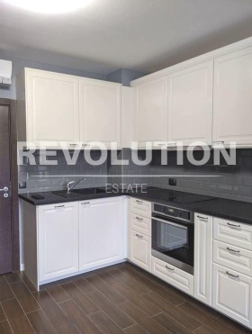 1 quarto Briz, Varna
