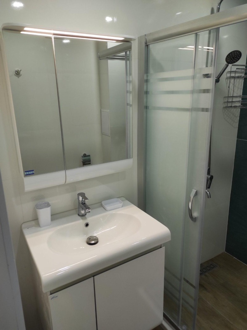 En renta  1 dormitorio Plovdiv , Yuzhen , 75 metros cuadrados | 80965033 - imagen [9]