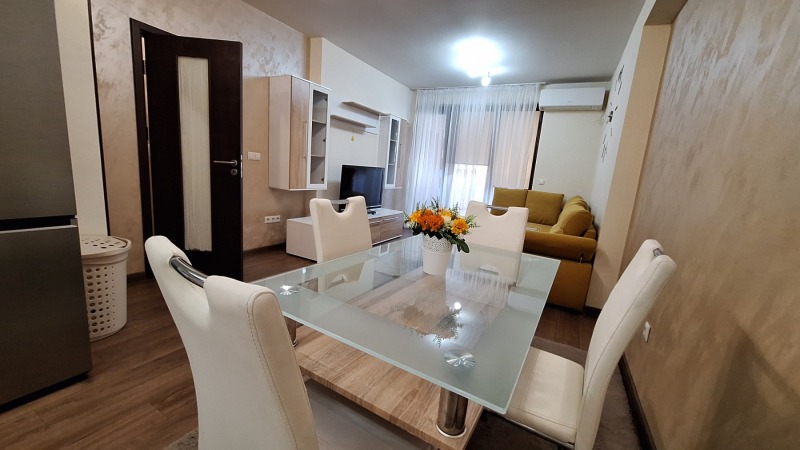 Zu vermieten  1 Schlafzimmer Sofia , Zentar , 60 qm | 76784395 - Bild [6]