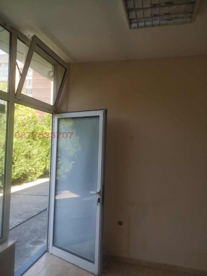 Дава под наем МАГАЗИН, гр. Велико Търново, Център, снимка 4 - Магазини - 52784666