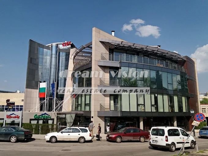 Дава под нем  Офис, град София, Изток • 1 500 EUR • ID 76473939 — holmes.bg - [1] 