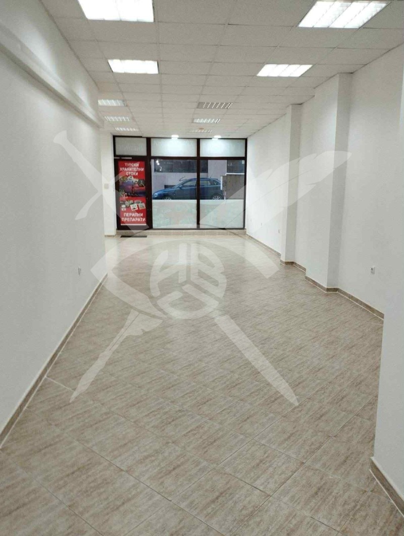Дава под Наем МАГАЗИН в град Варна, Левски 1 - 75 кв.м / 1 250 € » 2 444.79 лв., ЕКС НВД ООД