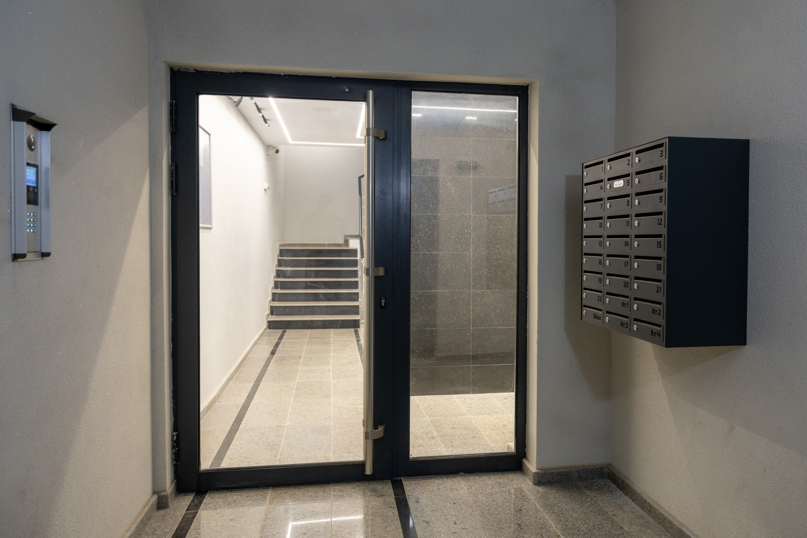 Дава под наем 2-СТАЕН, гр. София, Зона Б-5, снимка 16 - Апартаменти - 54891653